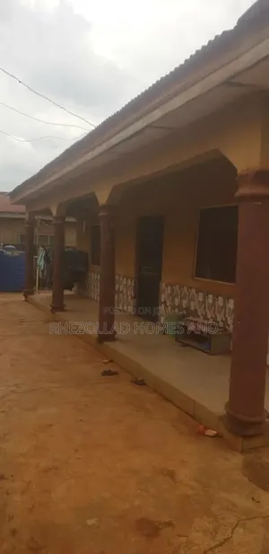 4bdrm Bungalow in Sagamu for sale