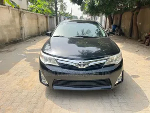 Toyota Camry XLE 4dr Sedan (2.5L 4cyl 6A) 2012 Black