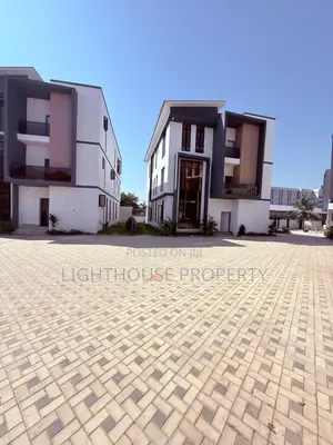 6bdrm Duplex in Mabushi for sale