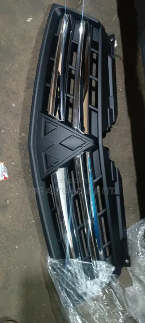 Mitsubishi L200 Front Grille 2010