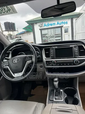 Toyota Highlander XLE V6 4x4 (3.5L 6cyl 6A) 2016 White