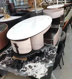 Contemporary Center Table With 2 Side Stools