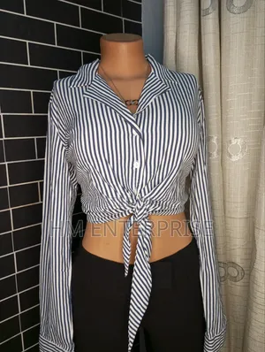 Double Pin Woman Button Down Striped Long Sleeve Crop Top