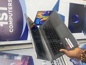 New Laptop Acer 4GB Intel HDD+SSD 320GB