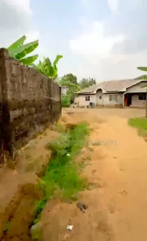 6bdrm Bungalow in Near Eleme Junction, Port-Harcourt for sale