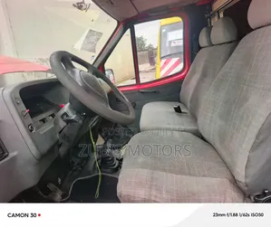 Ford Transit 2004 Red