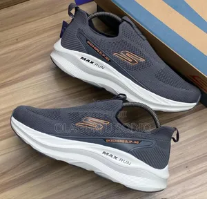 Original Luxury Skechers Max Run Sneakers
