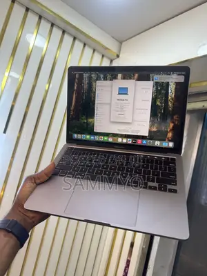 Laptop Apple MacBook Pro 2020 32GB Intel Core i7 SSD 1T