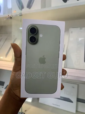 New Apple iPhone 17 256 GB Green