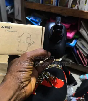Aukey Hd-c48 Air Vent Car Phone Holder – 360° Adjustable Mount