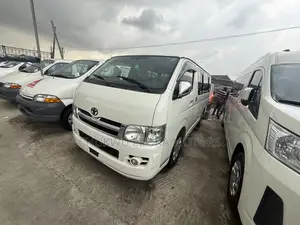 Toyota HiAce 2012 White
