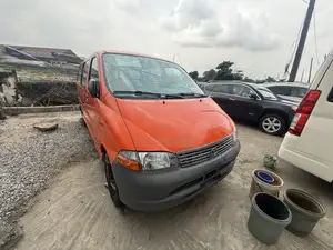Toyota HiAce 2004 Brown