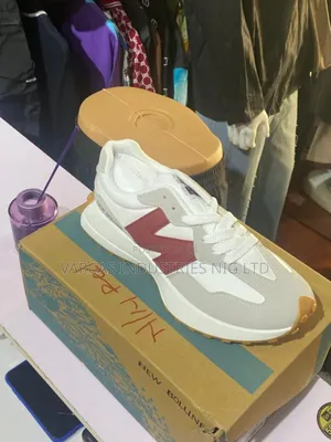 New Balance Snickers