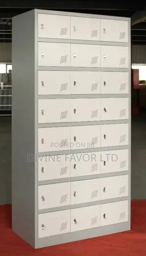 Worker's Lockers 24 Keys.