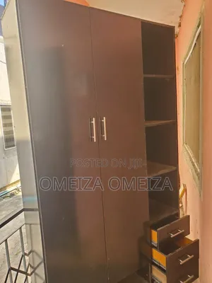 Spacious Wardrobe For All Your Clothes, Shoes And Bags