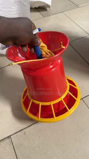 Indian Exclusive 4kg Feeder That Saves Feed A Lot