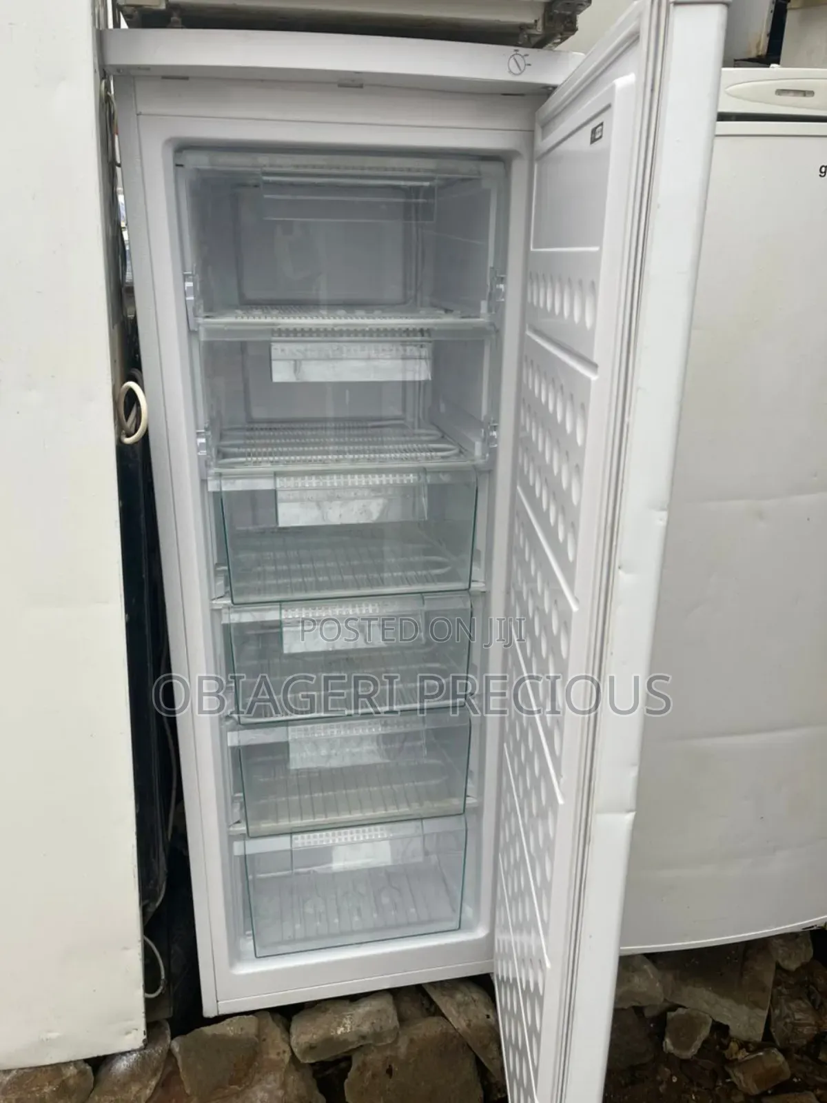 6 Steps Standing Freezer