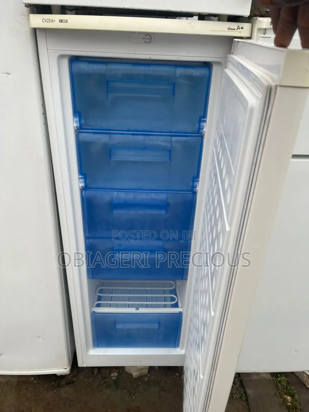 6 Steps Standing Freezer