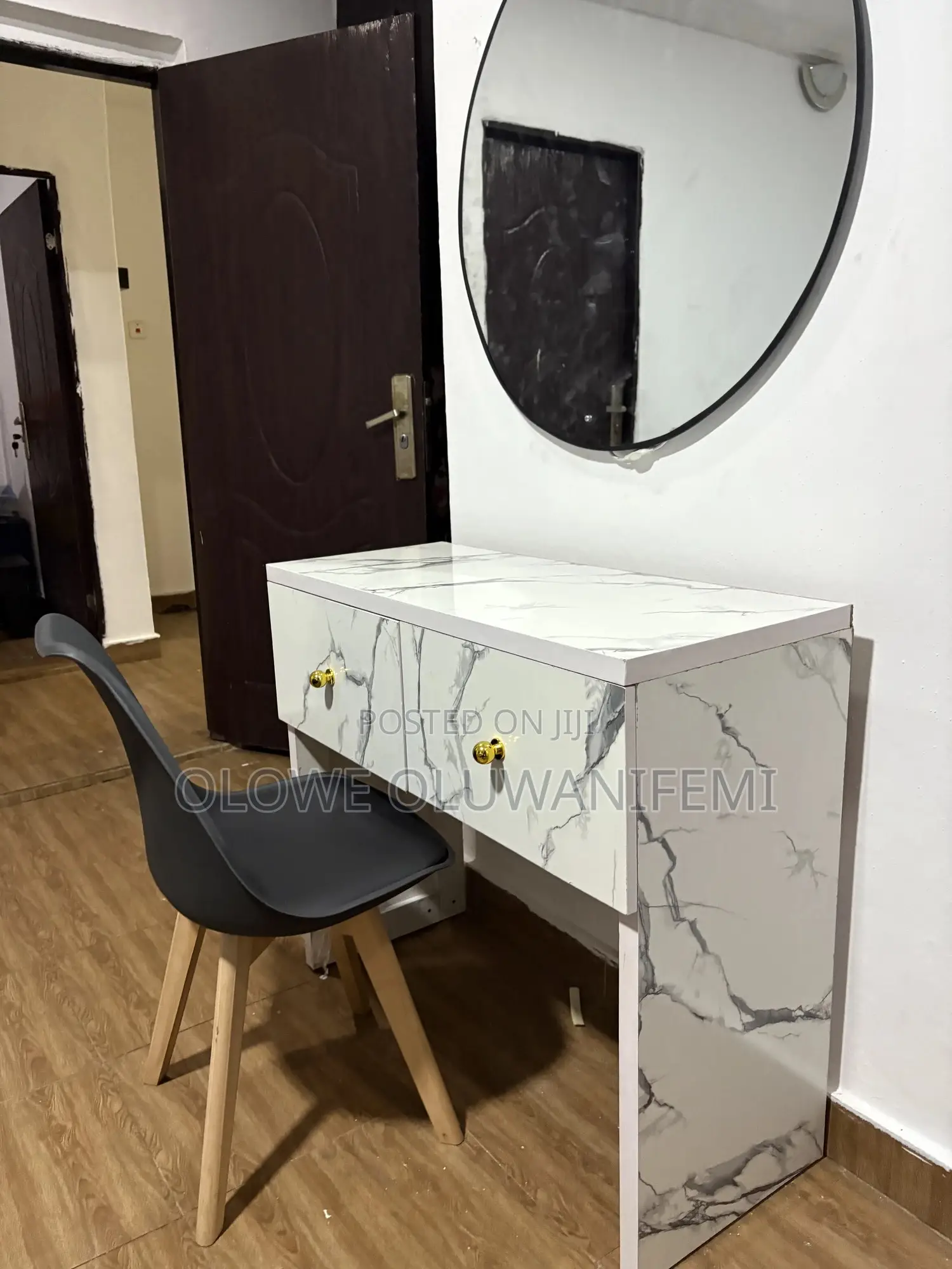 Dressing Mirror, Simple and Classical