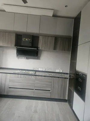 5bdrm Townhouse / Terrace in Main Utako for rent