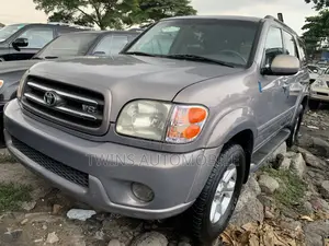 Toyota Sequoia Limited 4dr SUV 4WD (4.7L 8cyl 5A) 2005 Gray