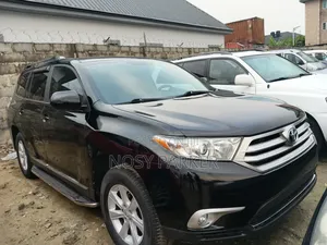 Toyota Highlander 2.7L 2WD 2013 Black