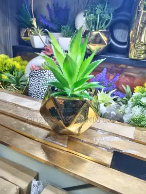 Glossy Table Flower