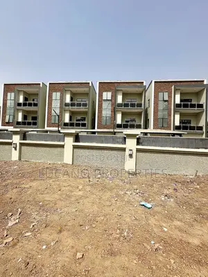 5bdrm Duplex in Utako for rent