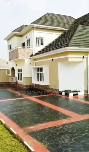 4bdrm Bungalow in Unilag Estate, GRA Phase 1 for sale