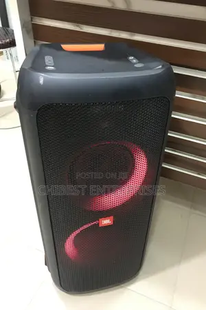 JBL Partybox 300. 240w. 18 Hours Battery Life.Neat in Perfect Conditi