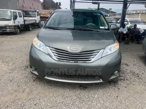 Toyota Sienna XLE 7 Passenger 2012 Green