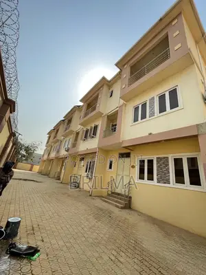 4bdrm Townhouse/Terrace in Jahi for sale