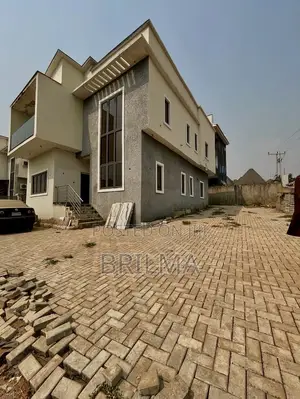 4bdrm Duplex in Durumi for sale