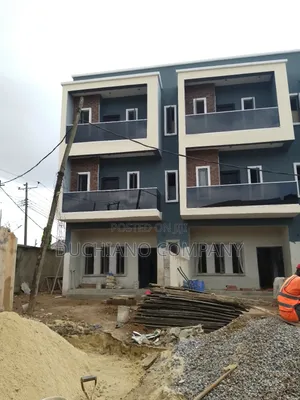 4bdrm Townhouse/Terrace in Adeniyi Jones for sale
