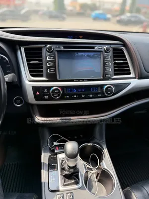 Toyota Highlander XLE 4x4 V6 (3.5L 6cyl 8A) 2017 Burgundy