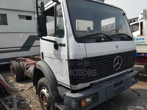 Mercedes-Benz 2007 White