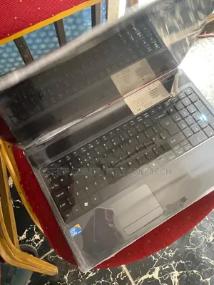 Laptop Acer 4GB Intel Core i3 HDD+SSD 320GB
