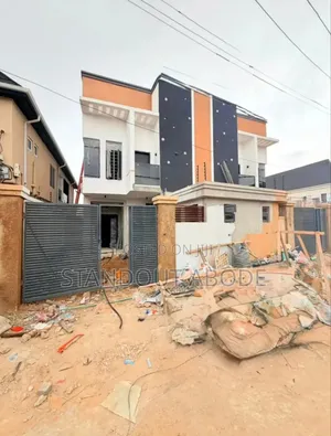 4bdrm Duplex in In A Secure Location, Surulere for sale