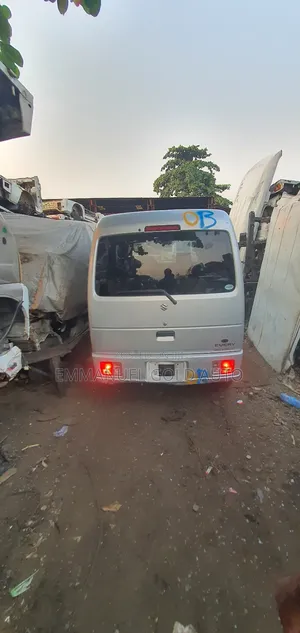 Suzuki APV Minibus 2012 Silver