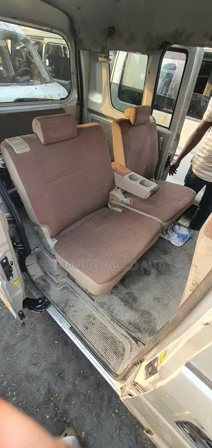 Suzuki APV Minibus 2012 Silver