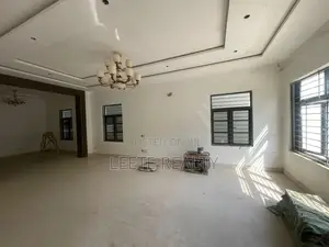 5bdrm Townhouse / Terrace in Utako for rent