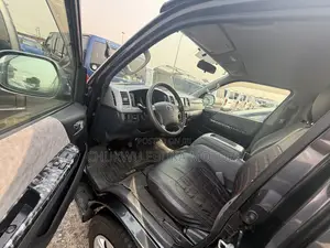Toyota HiAce 2010 Black