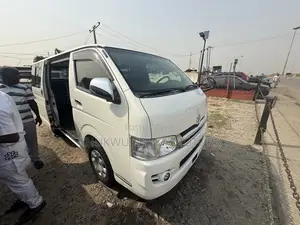 Toyota HiAce 2010 White