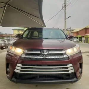 Toyota Highlander 2017 Red