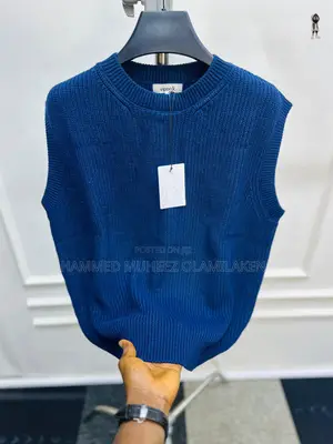 Armless Top