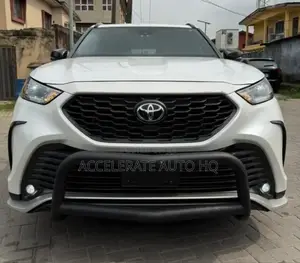 Toyota Highlander XSE AWD 2023 White