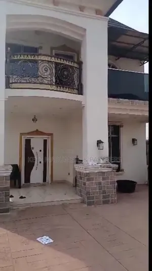 5bdrm Duplex in Human Race Estate, for sale