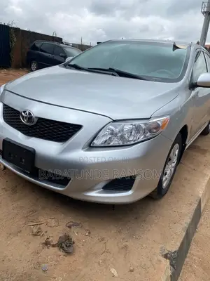 Toyota Corolla LE 4dr Sedan (1.8L 4cyl 4A) 2010 Silver