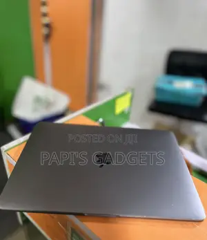 Laptop Apple MacBook Pro 2017 16GB Intel Core I7 SSD 256GB
