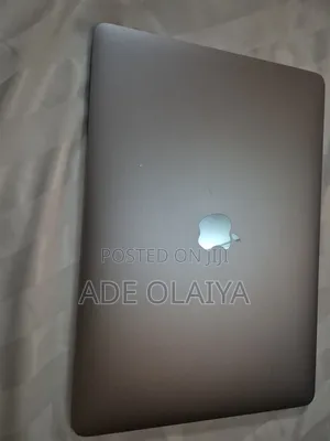 Laptop Apple MacBook Pro 2017 16GB Intel Core 7 HDD+SSD 512GB